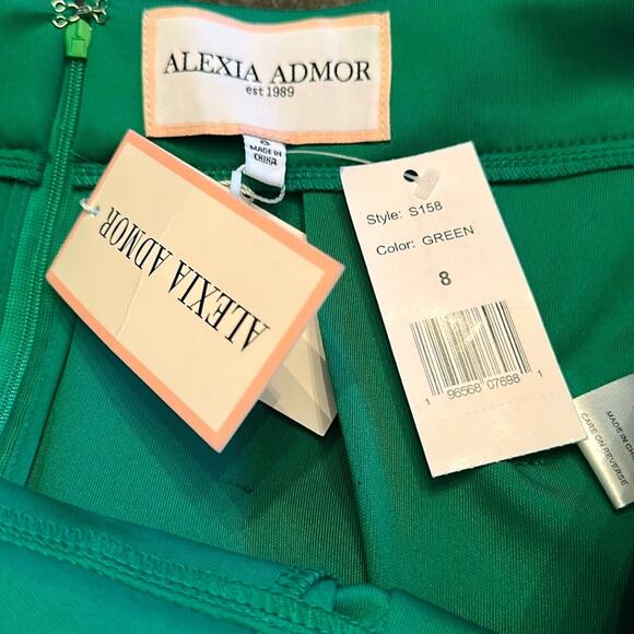 ALEXIA ADMOR NWT THEANA SKIRT
 $179.00 Elegant Green Pleated MIDI Skirt Size 8 - Picture 3 of 4